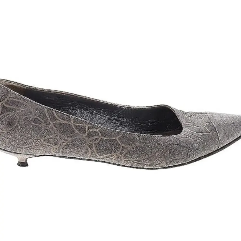 CHANEL Gray Floral Textured Leather Suede Kitten Low Heel EU 39 - Picture 2 of 10